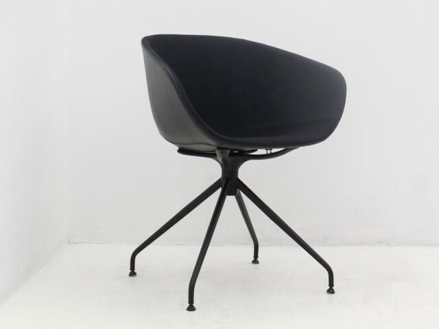 Kuipstoel Softline Maya - kuip zwart- 4-ster voetkruis zwart, Huis en Inrichting, Stoelen, Gebruikt, Ophalen of Verzenden