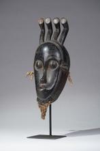 Een houten masker - Baule - Ivoorkust (Zonder minimumprijs)