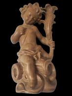 Snijwerk, Holzfigur - sitzender Engel ohne Flügel mit, Antiek en Kunst, Antiek | Boeken en Bijbels