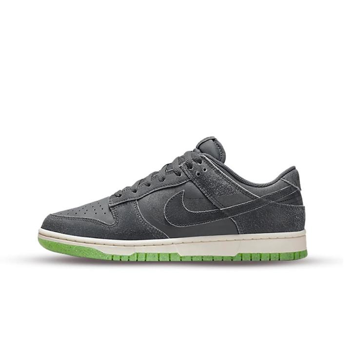 Nike Dunk Low Retro PRM Halloween 2022 - Diverse maten, Kleding | Heren, Schoenen, Ophalen of Verzenden