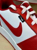 Nike - Veterschoenen - Maat: EU 42, Nieuw