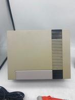 Nintendo - Nes - 8bit 1985 - PAL - Including Zapper - Cables, Spelcomputers en Games, Nieuw