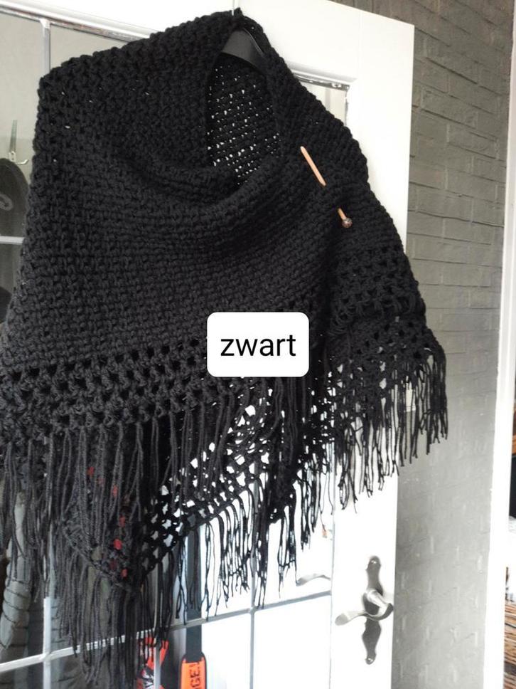 omslagdoeken/sjaals warme grote zelf gehaakt 12.50 p stuk, Hobby en Vrije tijd, Breien en Haken, Haken, Naald, Nieuw, Ophalen of Verzenden