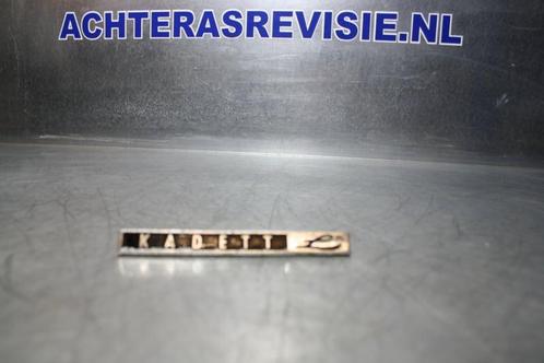 Opel Kadett embleem L, gebruikt. (Emblemen, Overig), Auto-onderdelen, Carrosserie en Plaatwerk, Gebruikt, Opel, Verzenden