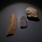 Neolithisch 3 vuurstenen. 8,5 cm L. Mes - 5000 v.Chr. Bijl, Antiek en Kunst