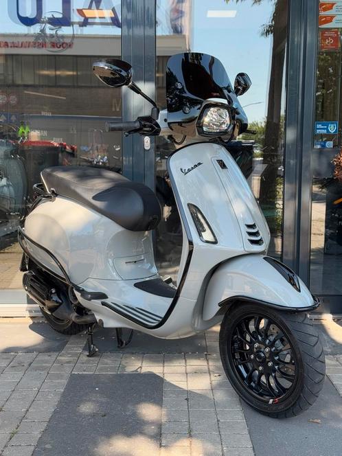 Vespa Sprint IGET E5 brom | custom | Chalk grey | Led | gar., Fietsen en Brommers, Scooters | Vespa, Maximaal 45 km/u, Overige modellen