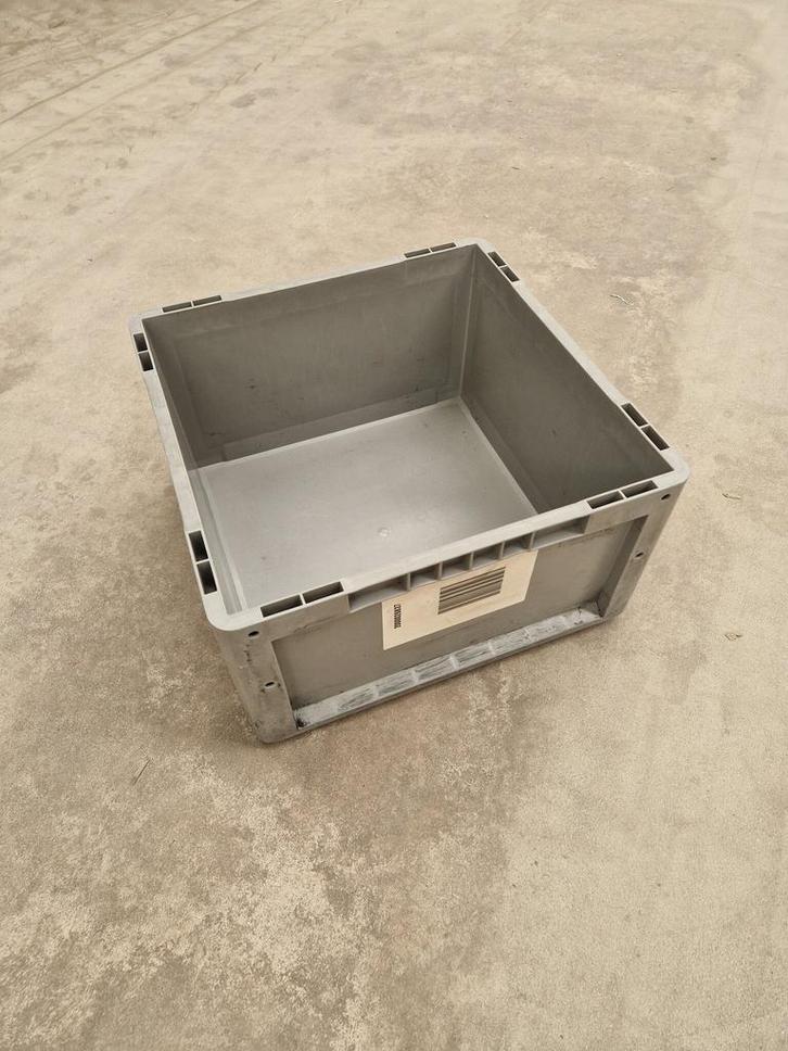 Kunststof stapelbak 400x400x220mm vierkant, gesloten,, Doe-het-zelf en Verbouw, Overige Doe-het-zelf en Verbouw, Gebruikt, Ophalen of Verzenden