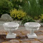 Bloempot - beton - Een paar grote witte tuinpotten