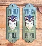 Emaille deurpostjes Tigra set, Verzamelen, Verzenden, Nieuw