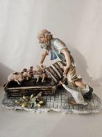 Capodimonte - Beeldje - Boer met varkentjes - Carlo Mollica