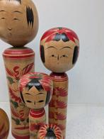 Een prachtige verzameling vintage Kokeshi in verschillende
