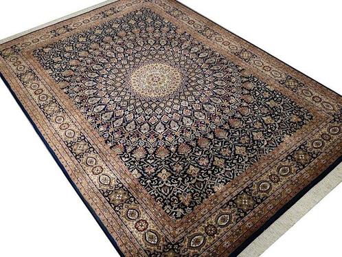 Tabriz Gombad met zijde - Tapijt - 240 cm - 170 cm, Huis en Inrichting, Stoffering | Tapijten en Kleden