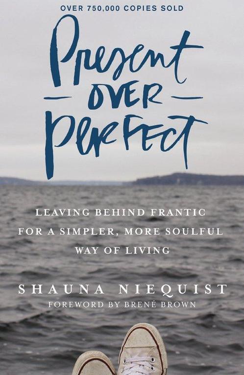 Present Over Perfect 9780310342991 Ashley Wiersma, Boeken, Taal | Engels, Zo goed als nieuw, Verzenden