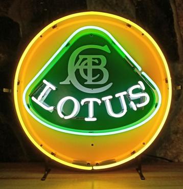 Lotus Logo Neon Verlichting Met Achterplaat 65 x 65 cm beschikbaar voor biedingen