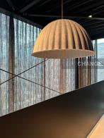 Muuto Under The Bell hanglamp 82 cm, zie ook Moooi Random, Huis en Inrichting, Lampen | Hanglampen, Design, Stof, Zo goed als nieuw