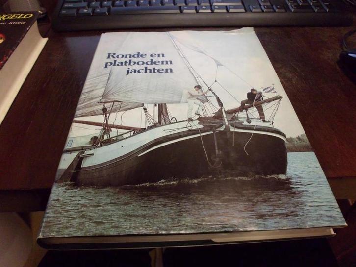 Ronde en platbodemjachten 9789060910818 Huitema, Boeken, Hobby en Vrije tijd, Gelezen, Verzenden