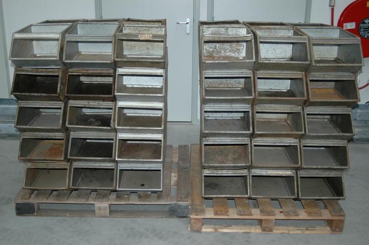 Vintage magazijnbakken metalen stapelbakken stapelbak, Huis en Inrichting, Woonaccessoires | Overige, Gebruikt, Ophalen