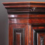 Palissander tweedeurs pilasterkast ca 1700 met veel ebben in, Antiek en Kunst, Antiek | Meubels | Kasten, Ophalen of Verzenden