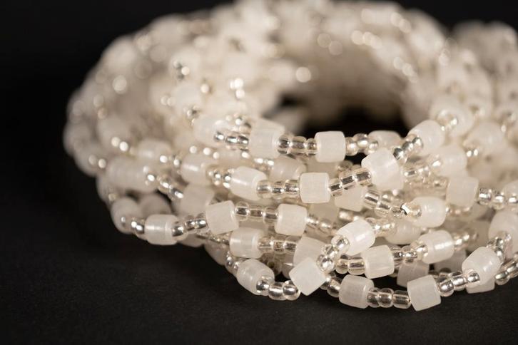 Waist Beads / Afrikaanse Heupketting - NOSA- Wit Glow (elast, Sieraden, Tassen en Uiterlijk, Kettingen, Nieuw, Ophalen of Verzenden