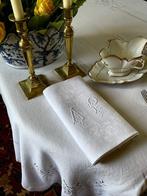 7 damasten linnen servetten met initialen A.P. - Servet - 67
