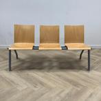 Tweedehands wachtkamerbank met 3 zitplaatsen,  grijs-beuken, Ophalen of Verzenden, Gebruikt, Hout