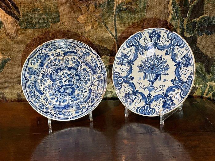 Delft, Plateelbakkerij - Cornelis Dirksz de Berg (1720) et, Antiek en Kunst, Antiek | Glas en Kristal