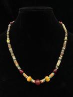 Oud-Egyptisch Halsketting gemaakt van glas, carneool en
