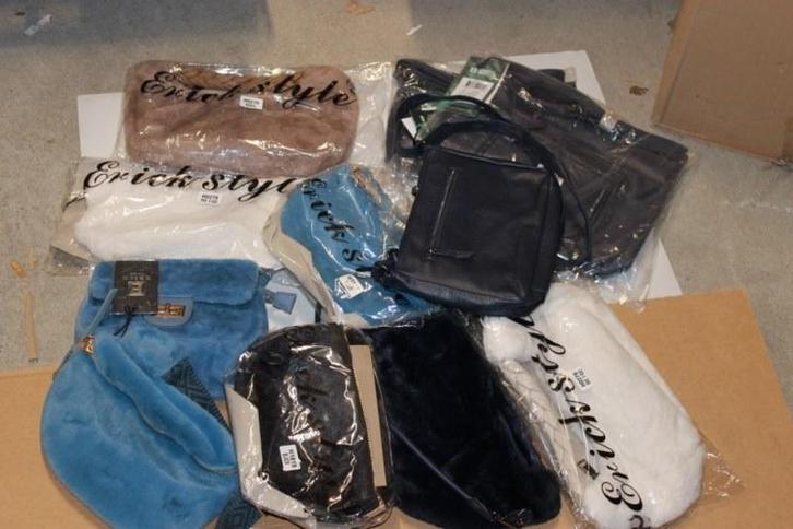 Partij tassen mix geleverd   12 stuks  in ds 2, Diversen, Rommelmarktspullen