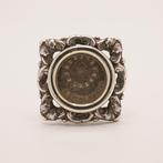 Relikwie heilige Rochus in zilveren houder - Zilver -