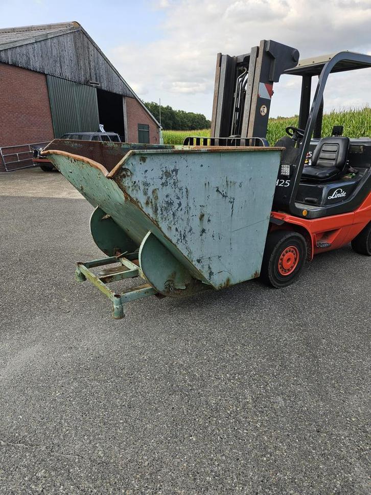 Kiepbak kantelbak spanenbak heftruck 1400 liter, Zakelijke goederen, Machines en Bouw | Heftrucks en Intern transport, Voorzetapparatuur