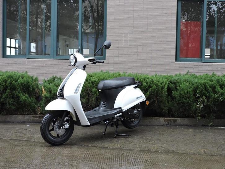 Kappenset Wit RSO Discover/Grace/Riva2/swan, Fietsen en Brommers, Brommeronderdelen | Scooters, Verzenden