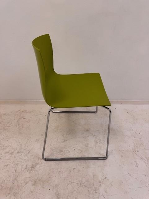 Arper Catifa 46 sledeframe uni color design, Zakelijke goederen, Kantoor en Winkelinrichting | Kantoormeubilair en Inrichting