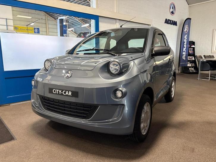 Aixam eMinauto brommobiel nagenoeg nieuw 945 km grijs 2025, Auto's, Aixam, Dealer onderhouden, Onderhoudsboekje, Automaat, Elektrisch