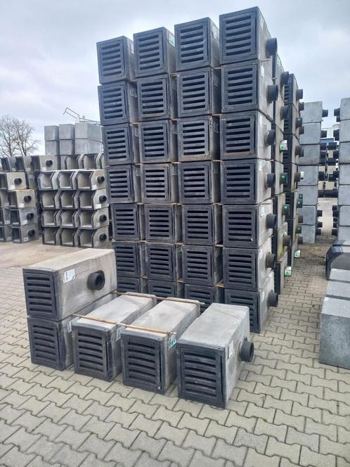 Nieuwe betonnen Straatkolken, Doe-het-zelf en Verbouw, Buizen en Afvoer, Afvoer, Nieuw, Ophalen of Verzenden