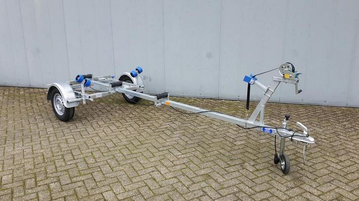 Nieuwe ongeremde boottrailer 650kg, 430cm lang, Watersport en Boten, Boottrailers, Minder dan 1500 kg, Minder dan 6 meter, Verstelbare verlichting