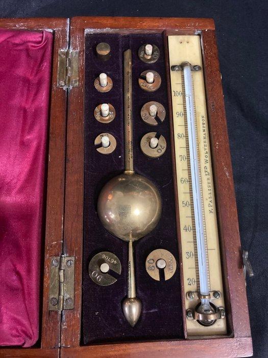 F.PALLISTER - Hydrometer - Bakeliet, Hout, Messing -, Antiek en Kunst, Antiek | Overige Antiek