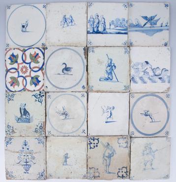 Een collectie van dertig antieke Delftse tegels