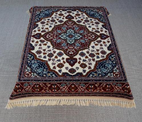 Smyrna tafelkleed Cordoba 2 (99 euro karpetten, Vloerkleden), Antiek en Kunst, Antiek | Kleden en Textiel, Ophalen of Verzenden