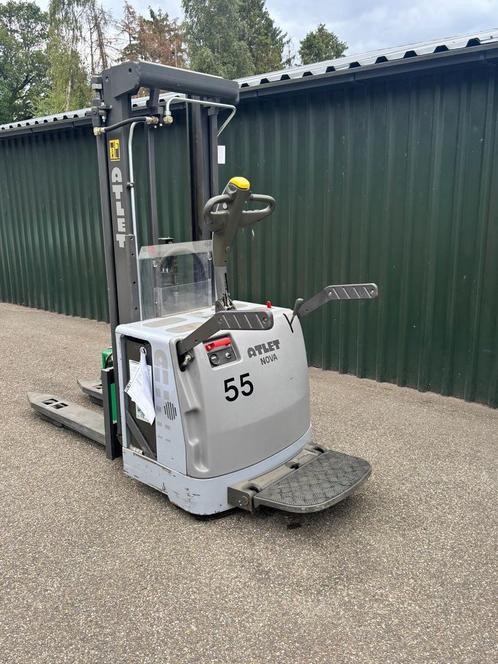 Atlet Stapelaar met meerijdplateau, 163 uur!, Zakelijke goederen, Machines en Bouw | Heftrucks en Intern transport, Stapelaar