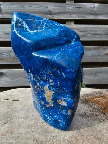 Lapis sculptuur2.6kg beschikbaar voor biedingen