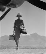 Norman Parkinson - Nairobi, Kenya. VOGUE 1951. The Art of, Antiek en Kunst