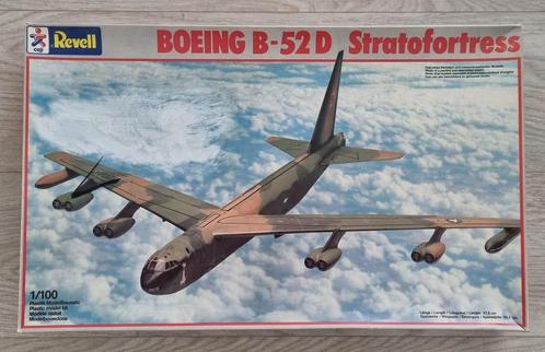 Revell 4748 Boeing B-52D Stratofortress 1:100 (ex Tamiya), Hobby en Vrije tijd, Modelbouw | Vliegtuigen en Helikopters, Revell