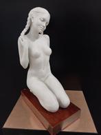 Capodimonte - Pina Borrelli - Figuur - Naked girl with