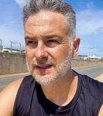 Ben jij net als deze man op zoek naar een leuke date?