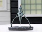 sculptuur, Modern bronze stateu ven een sitting woman - 21
