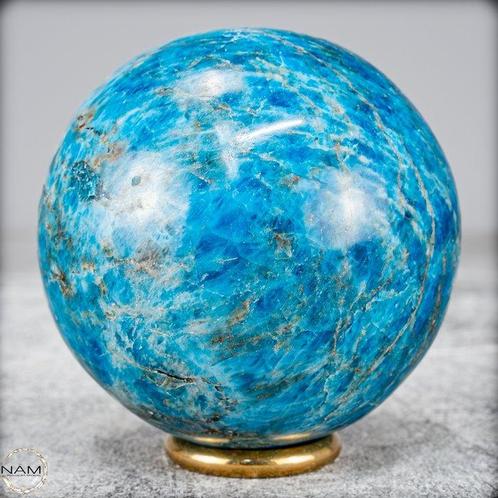 Natuurlijke Sprankelende Blauwe Apatiet Bol- 456.37 g, Verzamelen, Mineralen en Fossielen