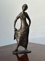 sculptuur, Elegante Bronze-Skulptur – Weibliche Figur im, Antiek en Kunst
