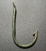 Viking periode Bronzen vishaak, zeldzaam en onbeschadigd.