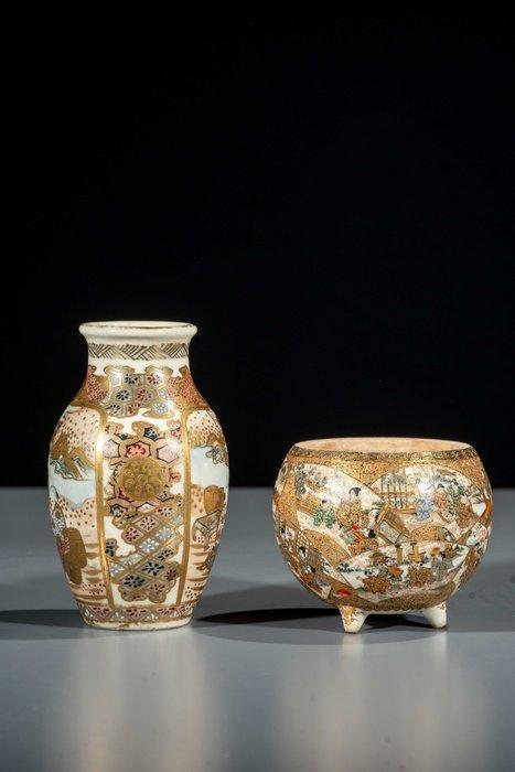 Vaas - Twee Satsuma vazen versierd met scènes uit het, Antiek en Kunst, Antiek | Overige Antiek