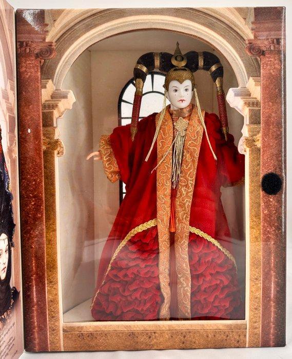 Mattel - Barbiepop Queen Amidala – Star Wars Collector Doll, Antiek en Kunst, Antiek | Speelgoed